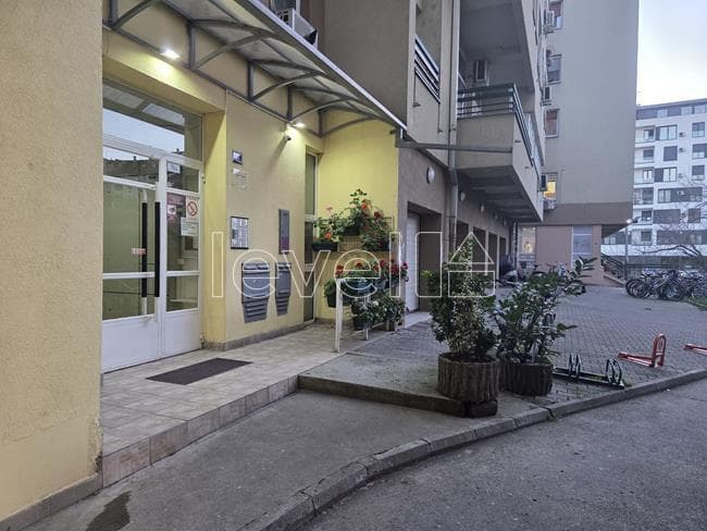 Dvosoban stan - 53m²-