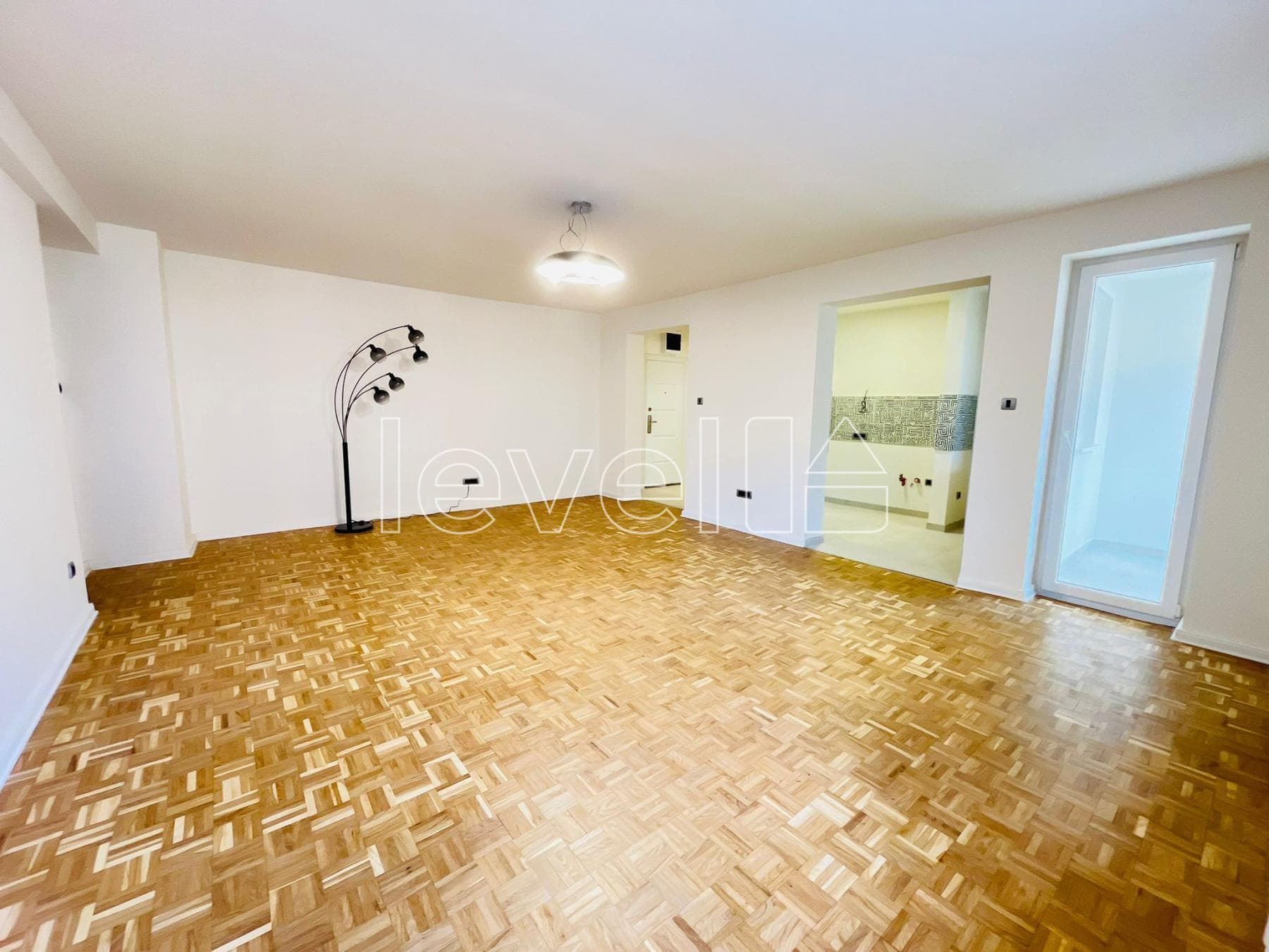 Dvosoban stan - 64m²-