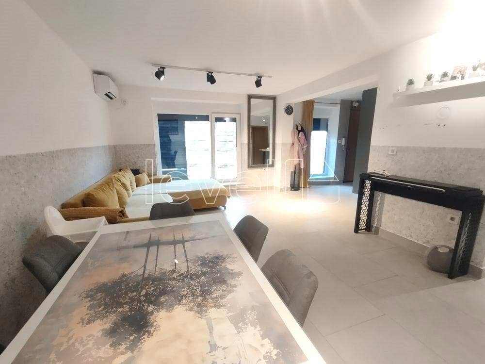 Trosoban stan - 77m²-