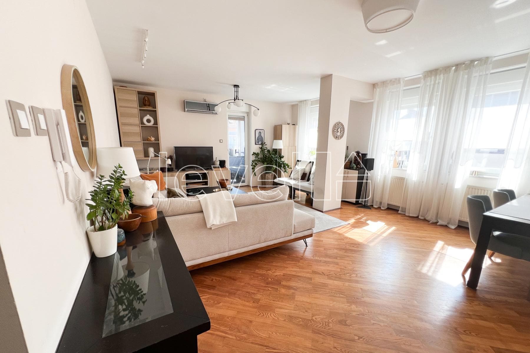 Četvorosoban stan - 102m²-