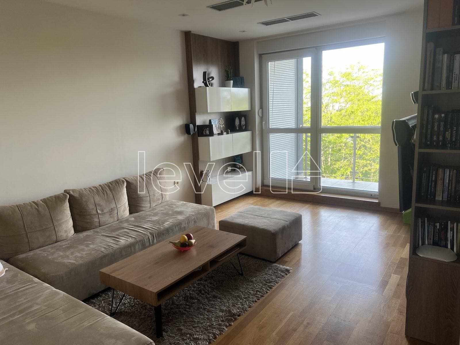 Trosoban stan - 70m²-