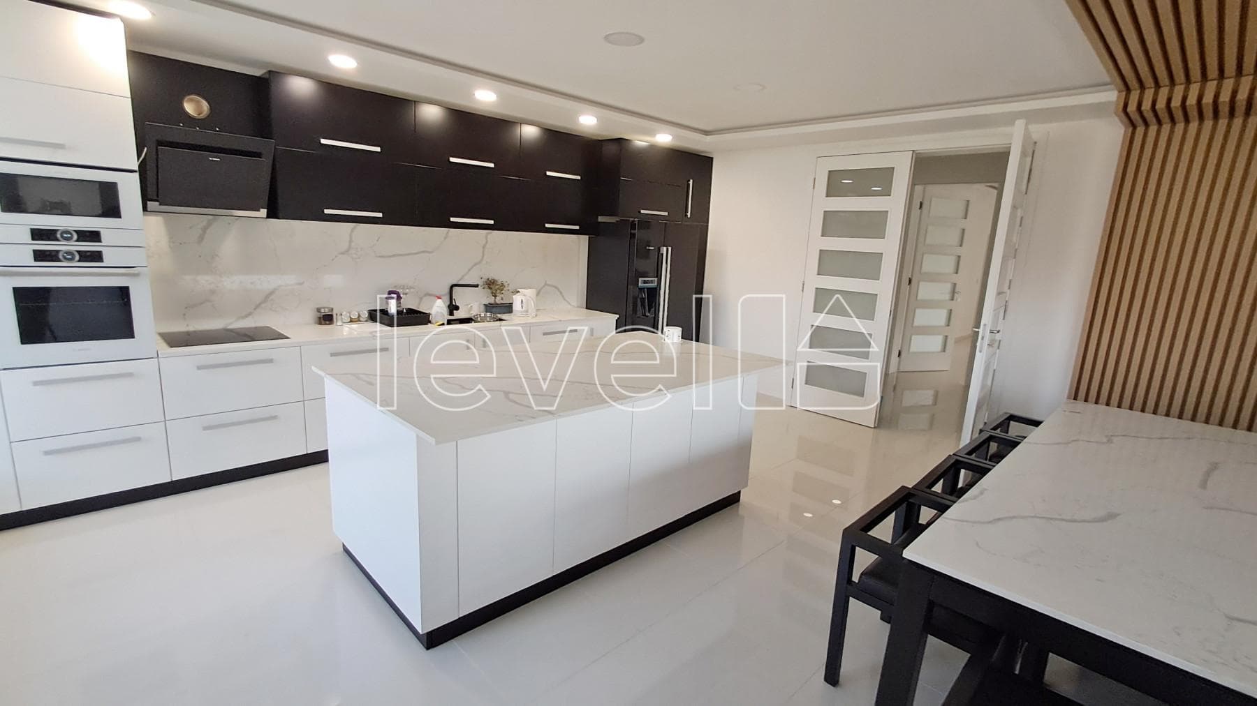 KUĆA - Moderna vila-